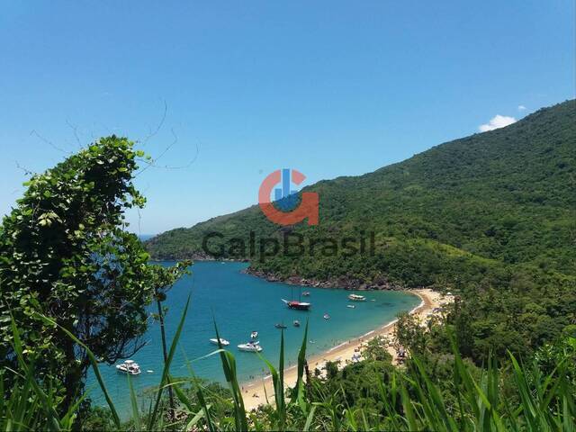 Terreno com mais de 6500 m² a apenas 30 metros da praia  u