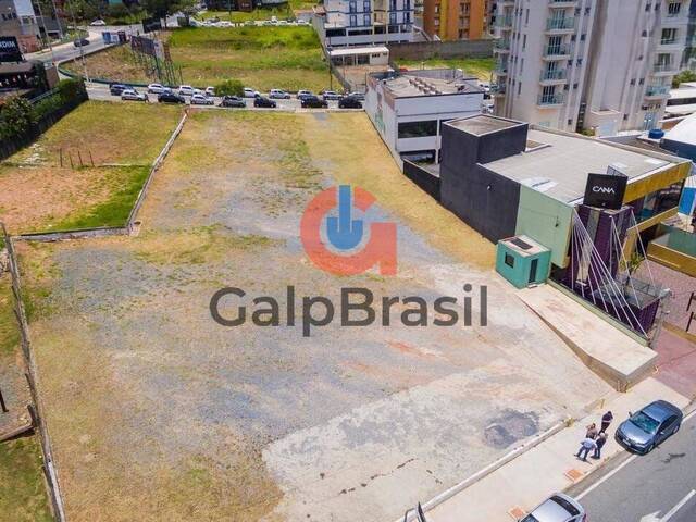 Vista do terreno plano no Parque Campolim  pronto para cons