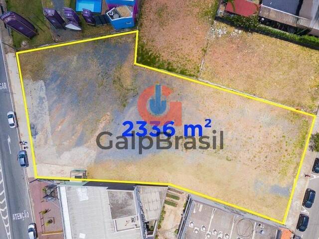 Vista do terreno plano no Parque Campolim  pronto para cons