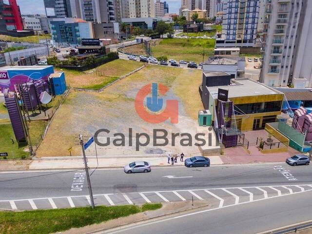 Vista do terreno plano no Parque Campolim  pronto para cons