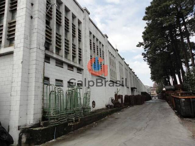 Entrada do galpão comercial e industrial no Núcleo Itaim co