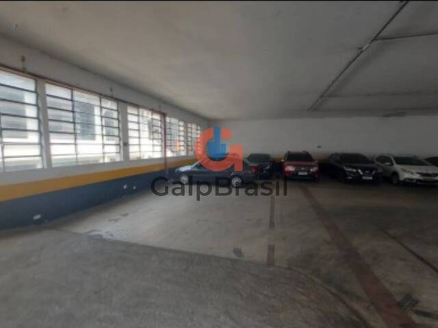 Pavimento superior com áreas abertas pronto para adaptação