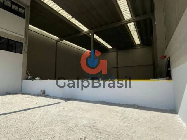 Docas para carretas e caminhões garantindo agilidade nas op