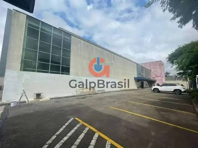 Fachada do galpão para locação em São Paulo próximo à Margi