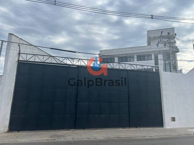 Fachada do galpão frigorífico em Osasco com fácil acesso log
