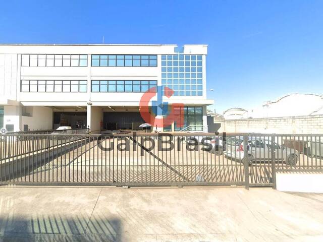 Fachada do módulo logístico pronto para uso no Centro Empres