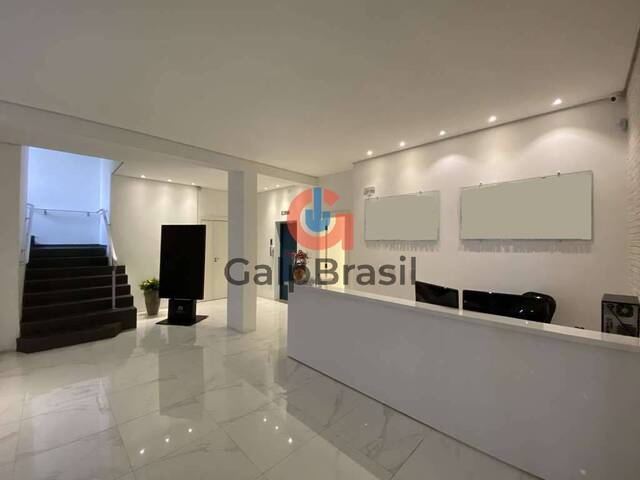 Recepção do prédio corporativo na Granja Vianna Cotia  Hal