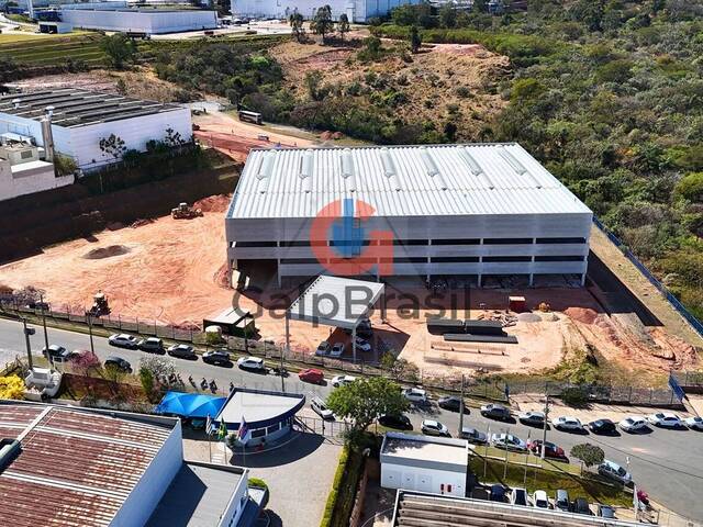 Vista aérea do terreno e pátio de manobra