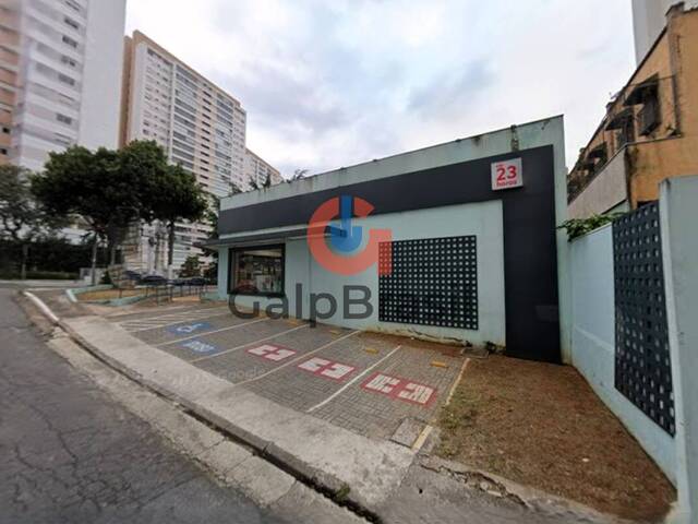 Área externa para estacionamento