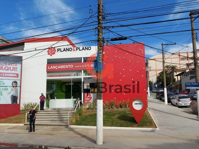 Fachada principal do salão comercial de esquina no Ipiranga