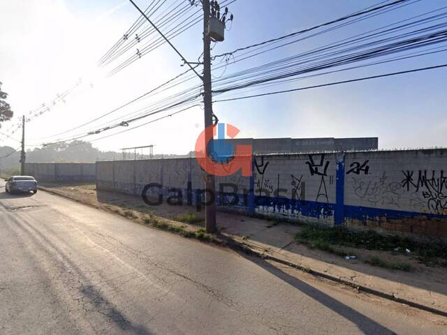 Galpão industrial para locação em Guarulhos com duas frentes