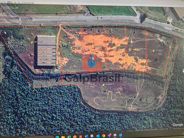 Vista panorâmica da área industrial de 188516 m² com terrap