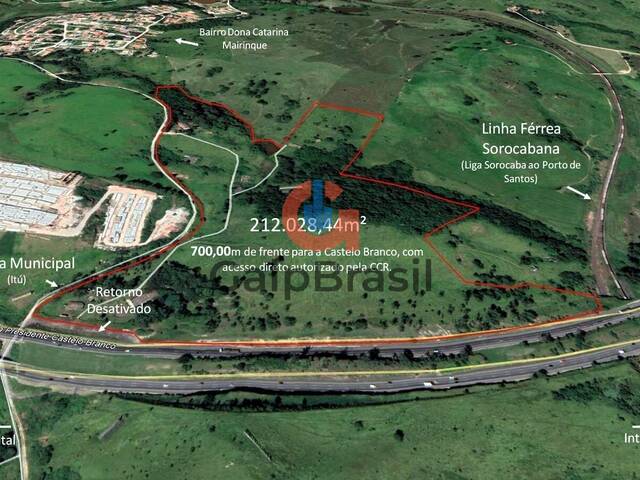 Vista aérea da área industrial à venda em Itu com frente pa