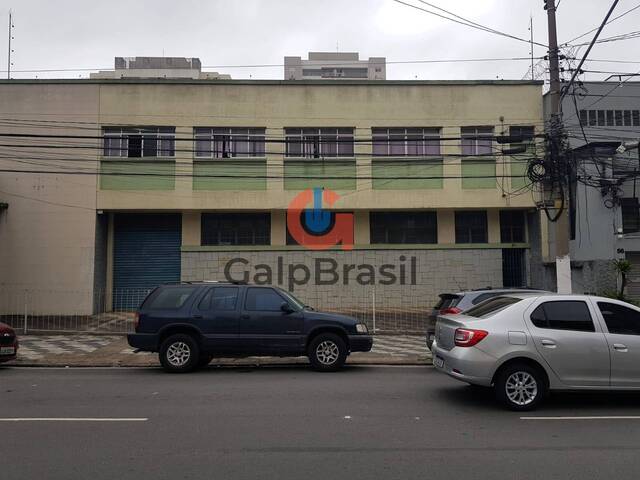 Fachada do galpão industrial na Zona Leste de São Paulo