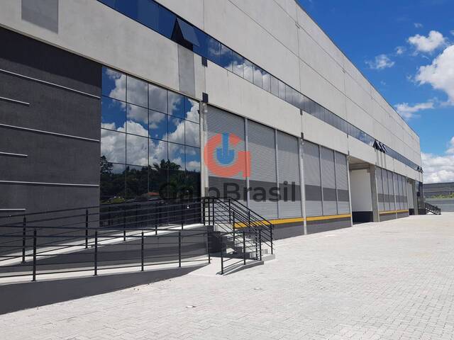 Galpão logístico em Arujá na Av Governador Mário Covas