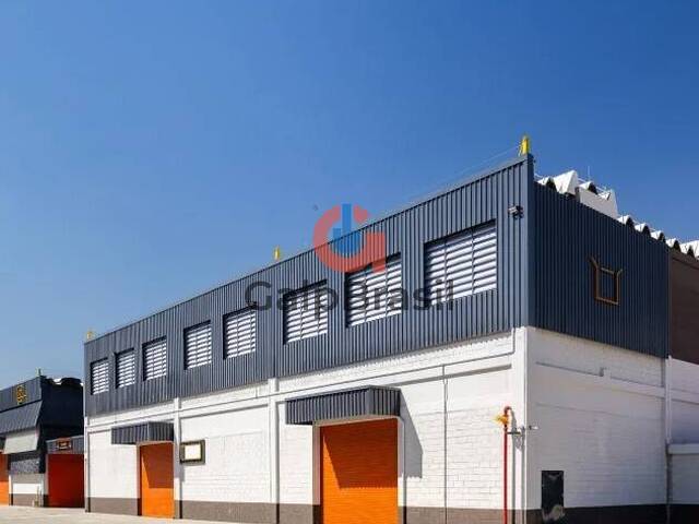 Galpão de 6600 m2 para alugar na Lap