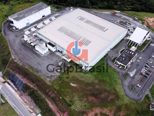Vista aérea do galpão industrial com terreno de 71.000 m² no