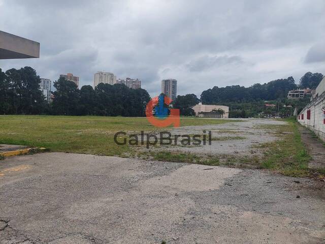 Pátio logístico pronto para carretas e containers