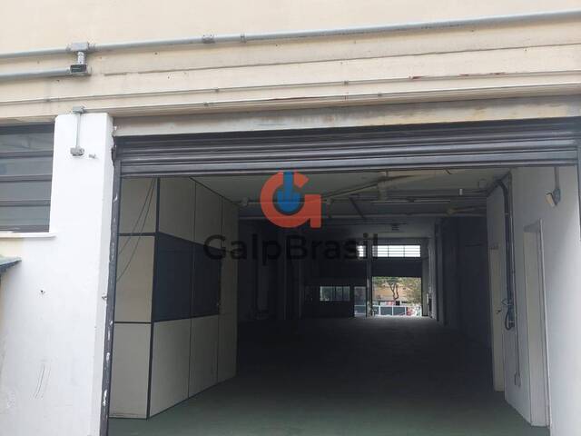 Galpão em Tamboré com acabamento de alto padrão