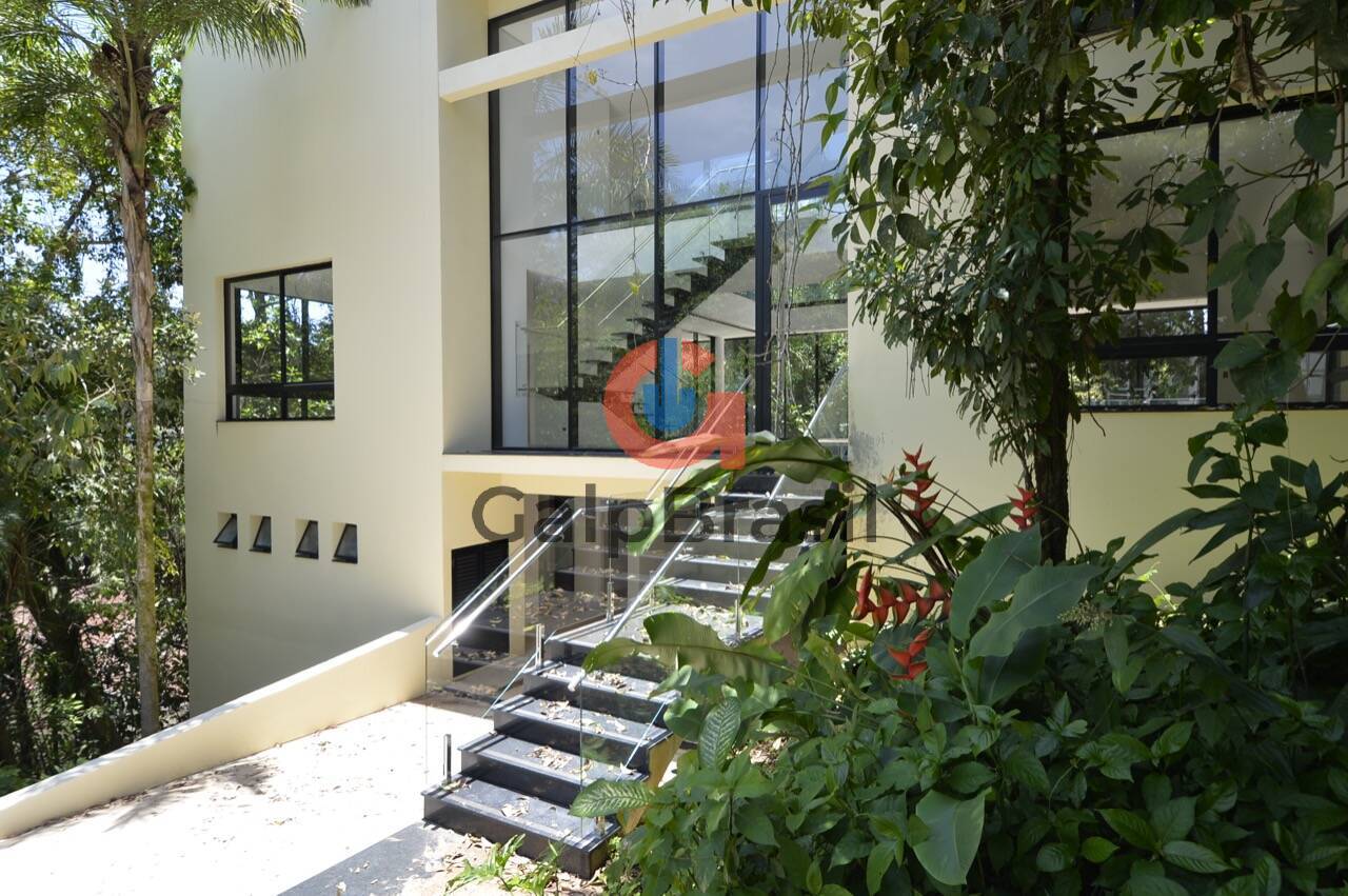 Casa Venda no Condomínio Iporanga – Alto Padrão, Próxima à Praia